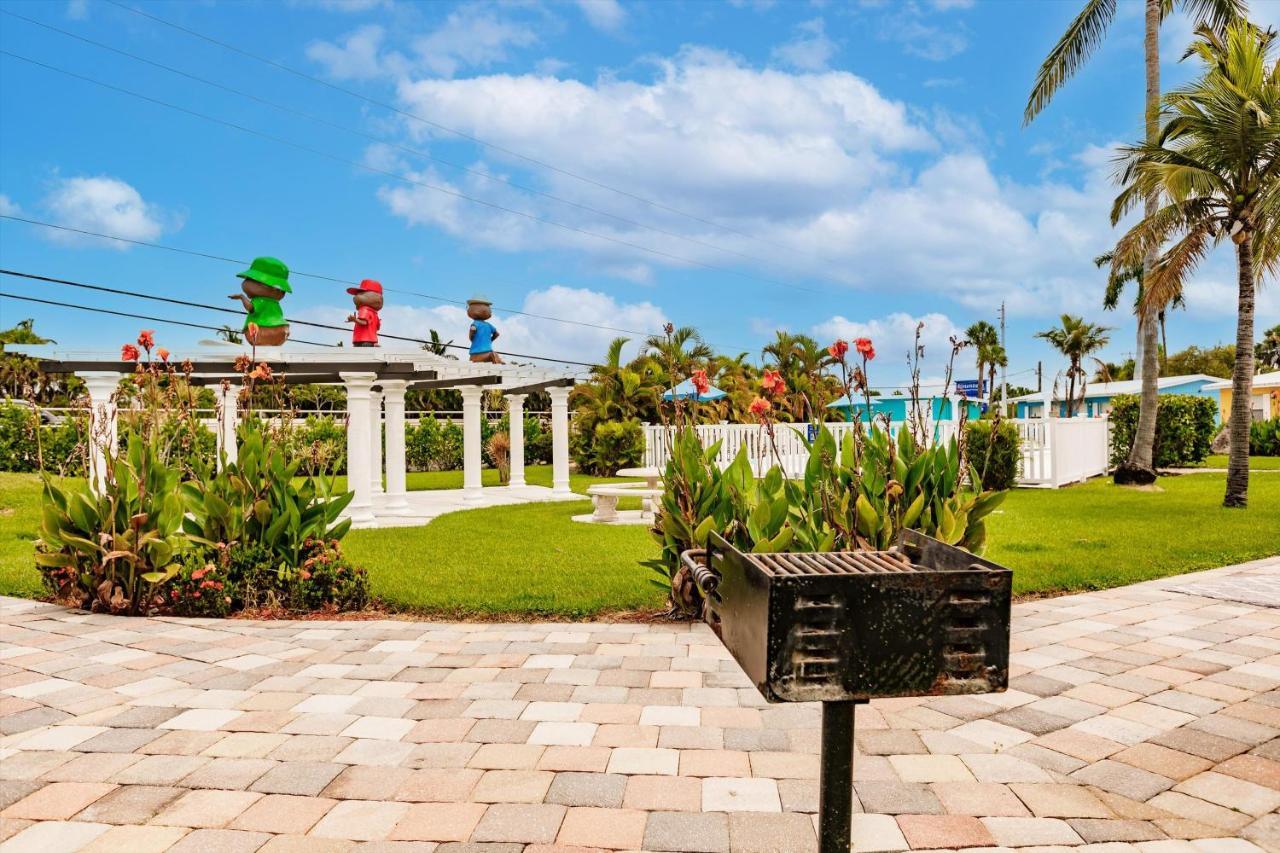 Poolside King Cottage With Kitchen - 10 Minutes To Beach! フォートマイヤーズ エクステリア 写真