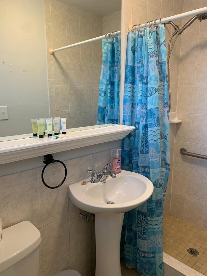Poolside King Cottage With Kitchen - 10 Minutes To Beach! フォートマイヤーズ エクステリア 写真